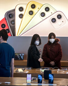 Apple передаст 9 миллионов масок медикам